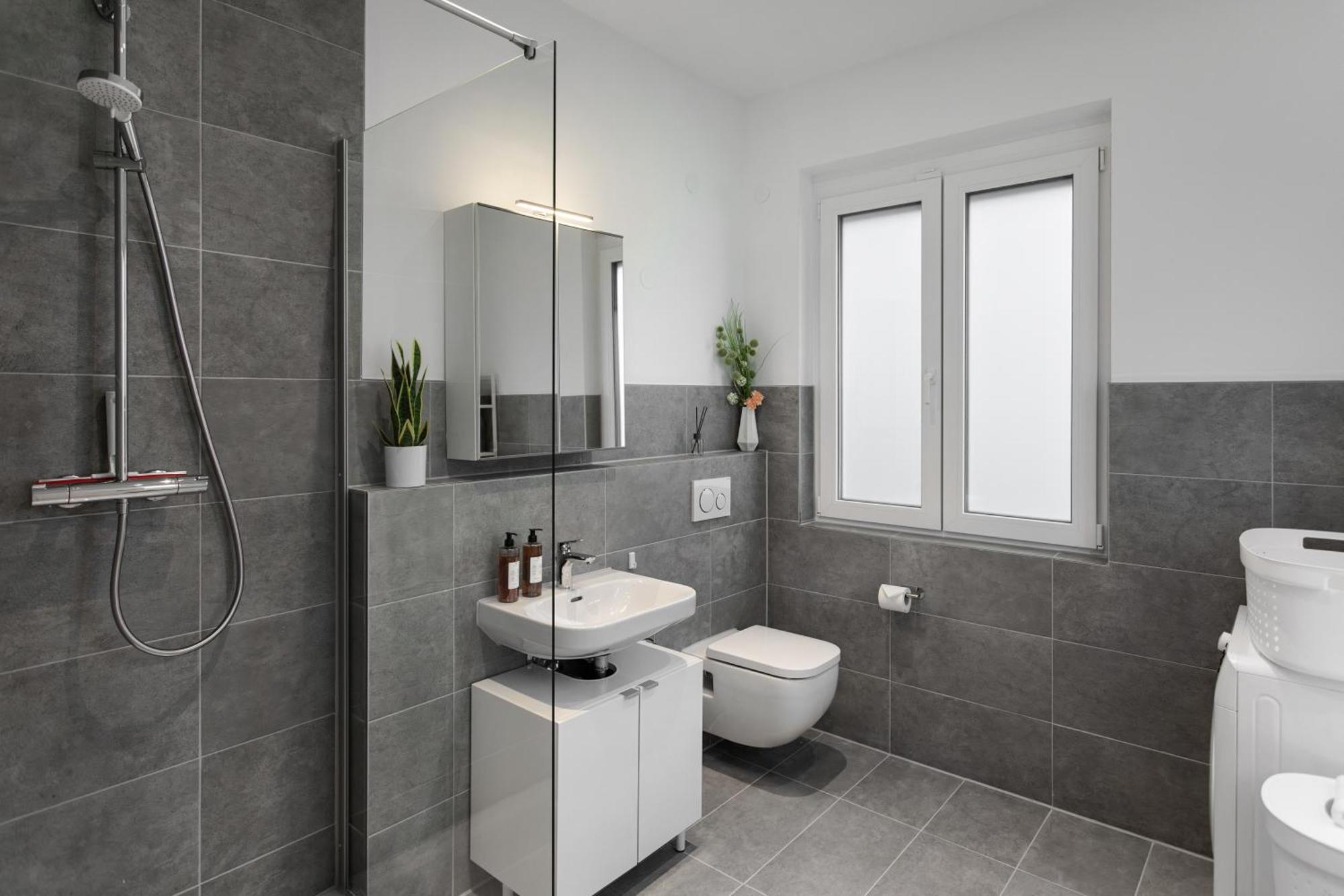 Rosenberg-Suites - Zentral, Stellplatz, Grosse Terasse, Business & Privat Heilbronn Exterior photo