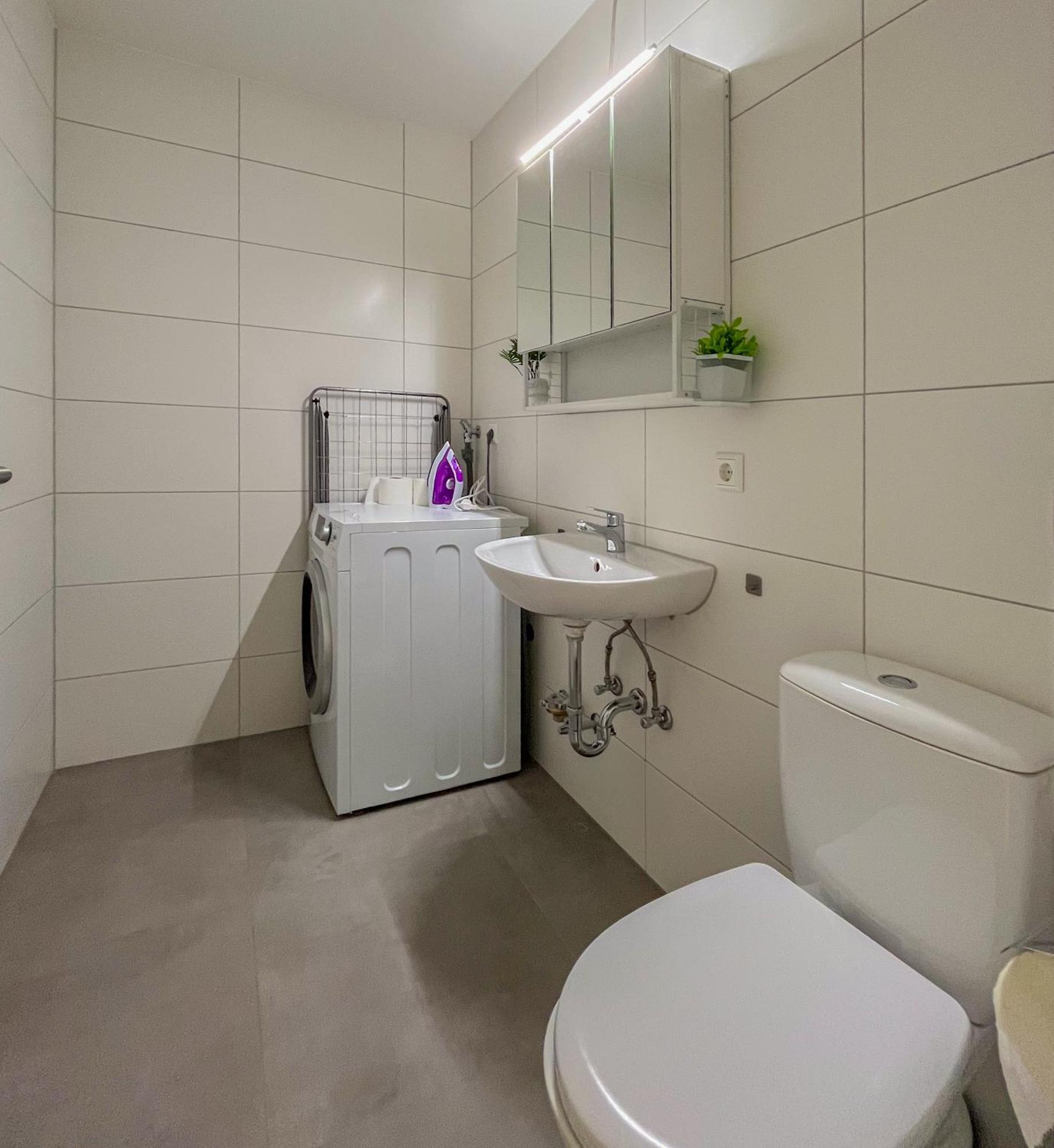 Rosenberg-Suites - Zentral, Stellplatz, Grosse Terasse, Business & Privat Heilbronn Exterior photo